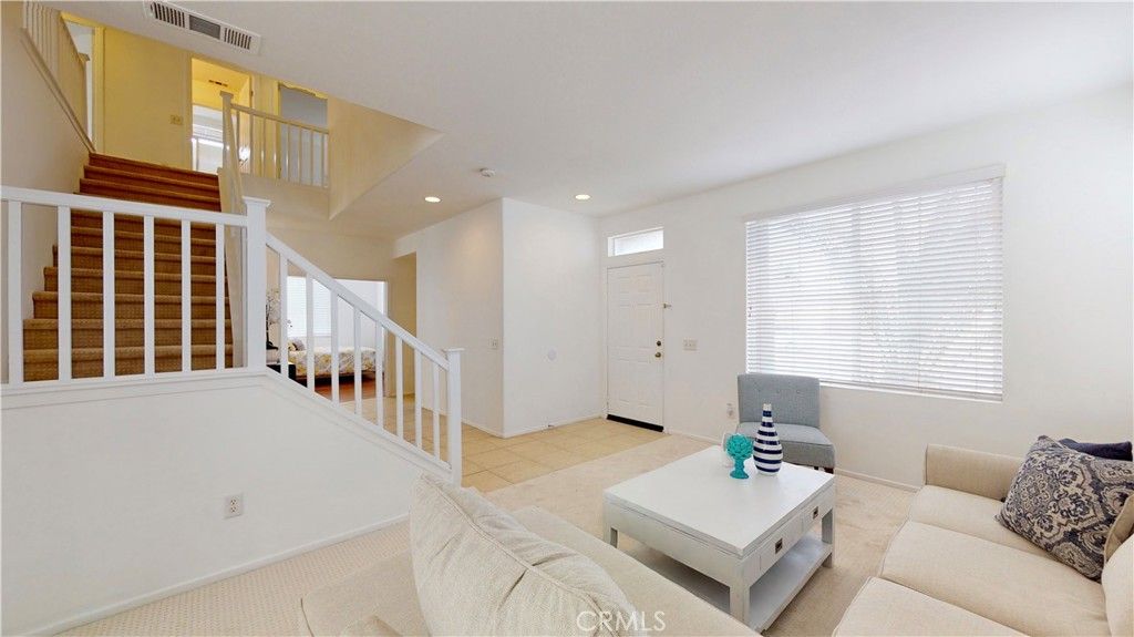 listing image 130720761353356005481
