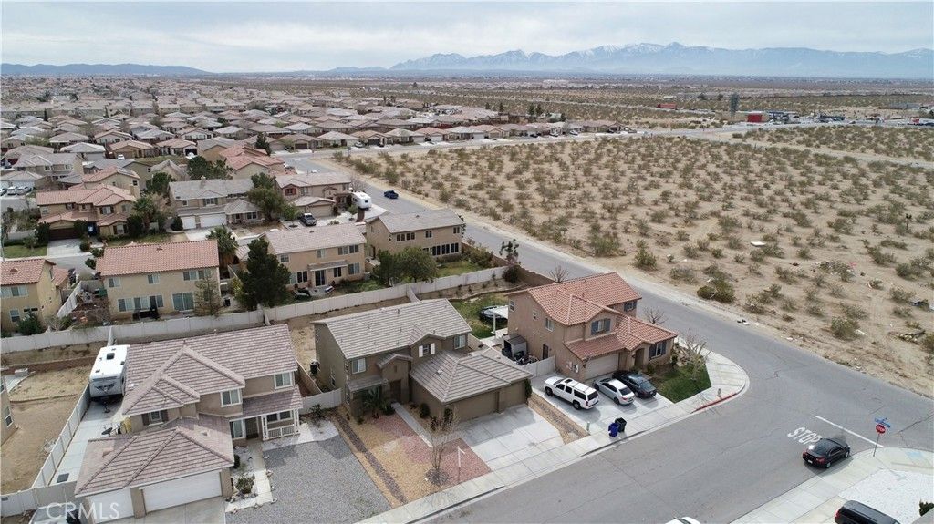 listing image 130722944068665519692