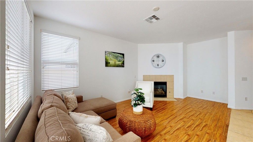 listing image 130721751925733898437