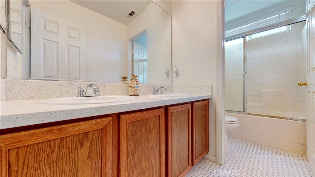 listing image 130722453534905832451