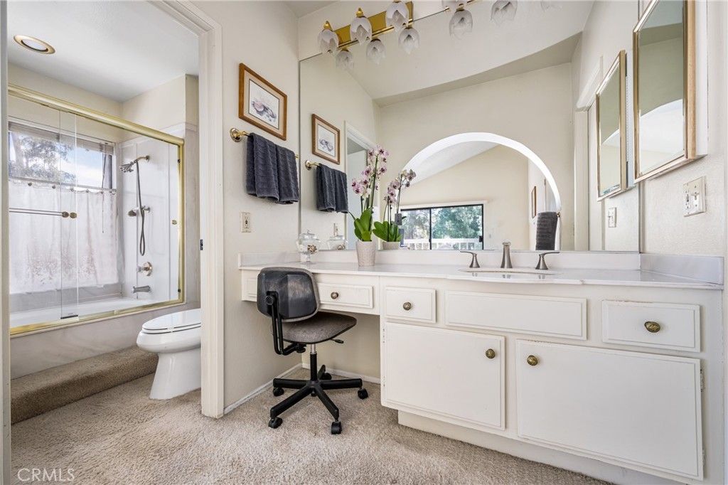 listing image 130726858589179537907