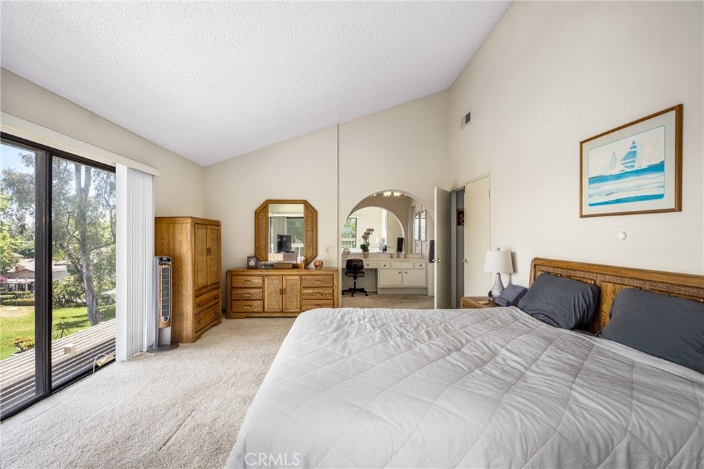 listing image 130722507590185092927