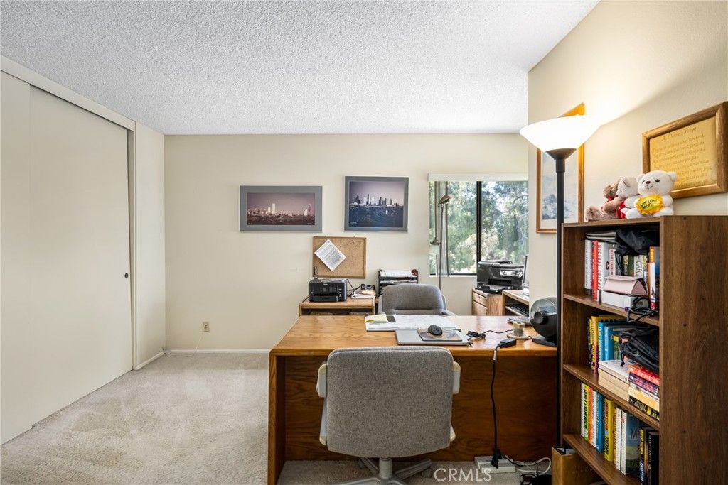 listing image 130723760625740756533