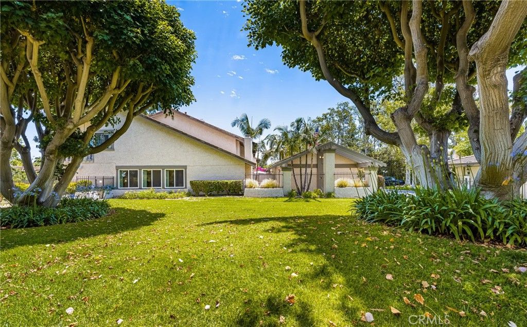 listing image 130729499990113317722