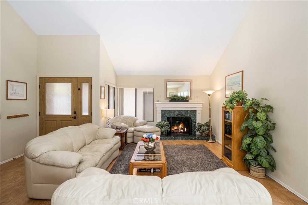 listing image 130721210827709655842