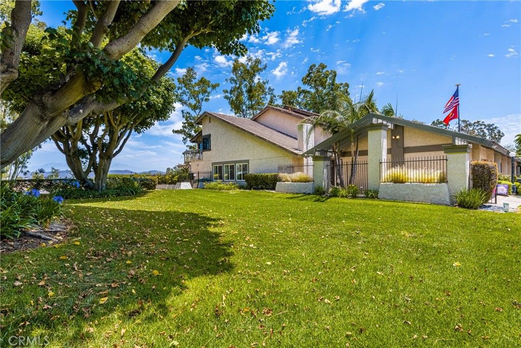 listing image 130724763485843411632