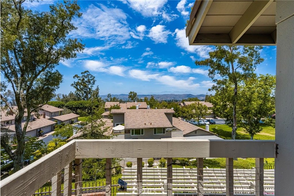 listing image 130729225450881997862