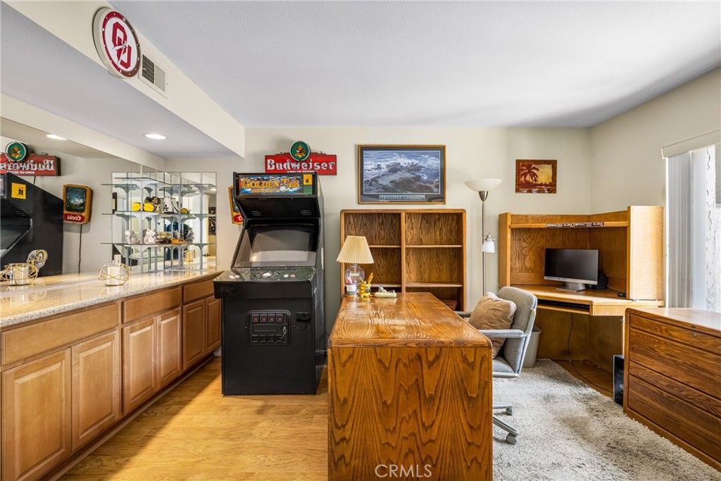 listing image 130726783891949241214