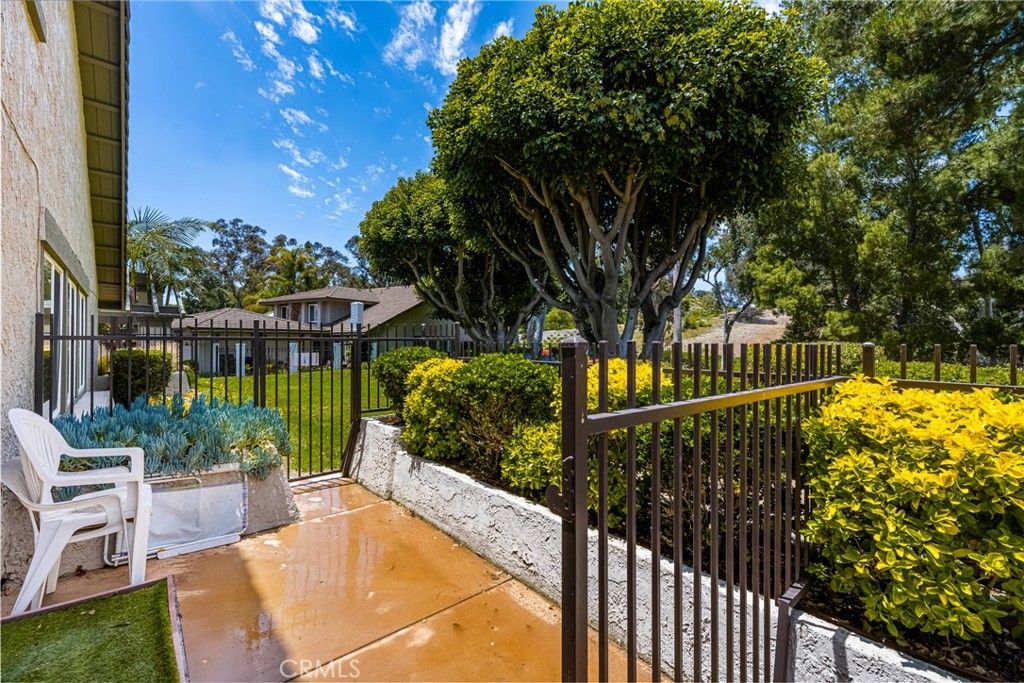 listing image 130722501315859244813