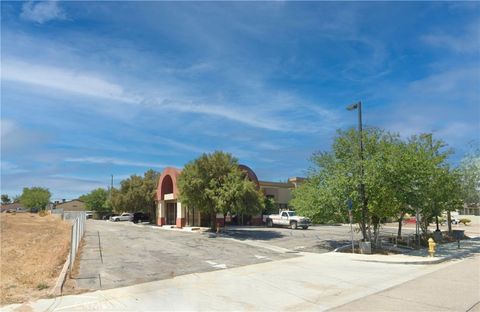 15255 Bear Valley Rd Hesperia CA 92345