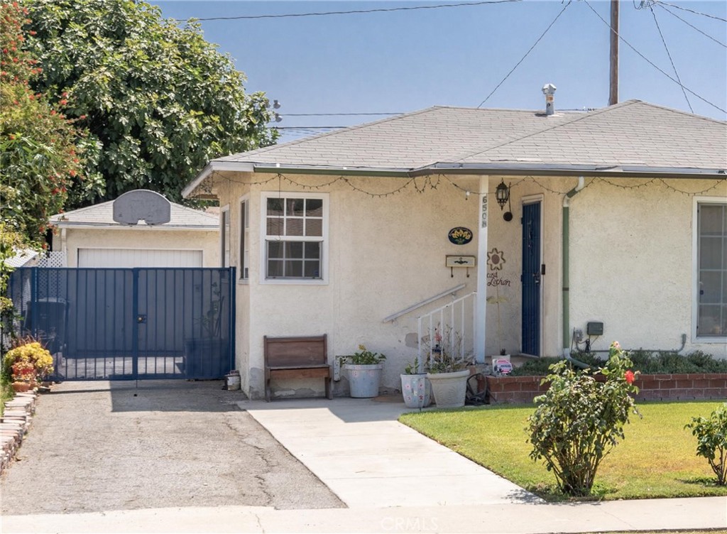 Photo 3 of 18 of 6508 Bonnie Vale Avenue house