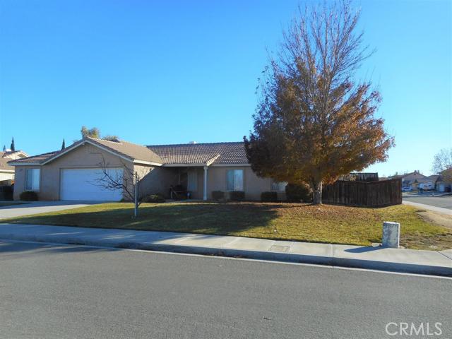 You will love this three bedroom (be 4th) home.Office could be fourth bedroom. Three full baths Two of the bedrooms are Masters with bath and back yard access. Open an Spacious. Living room , Family room, Office area. Large corner lot. Grass in front. Owner just put in $18000 in new windows in the back of house plus new granite counters in the kitchen and recessed light in Kitchen. Large 10000 sf lot. Association Amenities: None # of RV Spaces: 0 Special Features: BN,NONE Lot Location Type: Standard Location Special Features: Underground Util: # of Attached Spaces: 2 # of Detached Spaces: 0