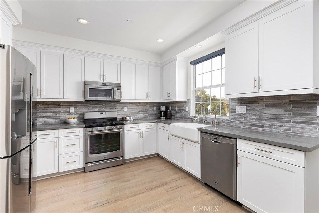 listing image 130722300257495424077