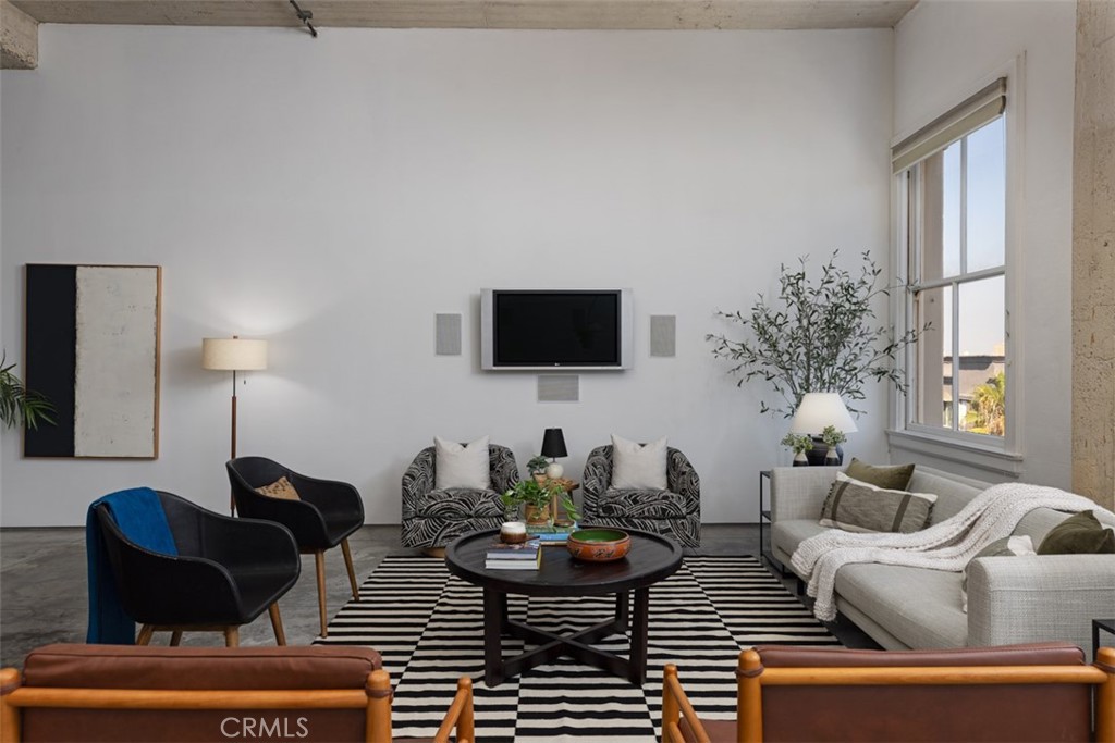 115 W 4th Street 408