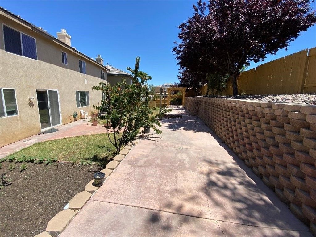 listing image 130724324763798332106