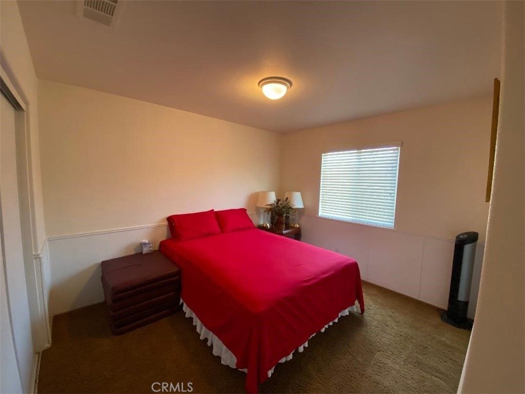 listing image 130722683630093046300