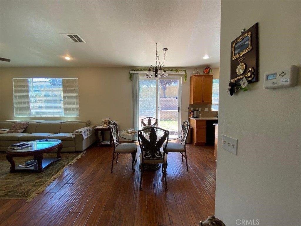 listing image 130720273465553300845