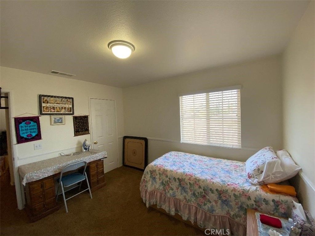 listing image 130722789930948017356