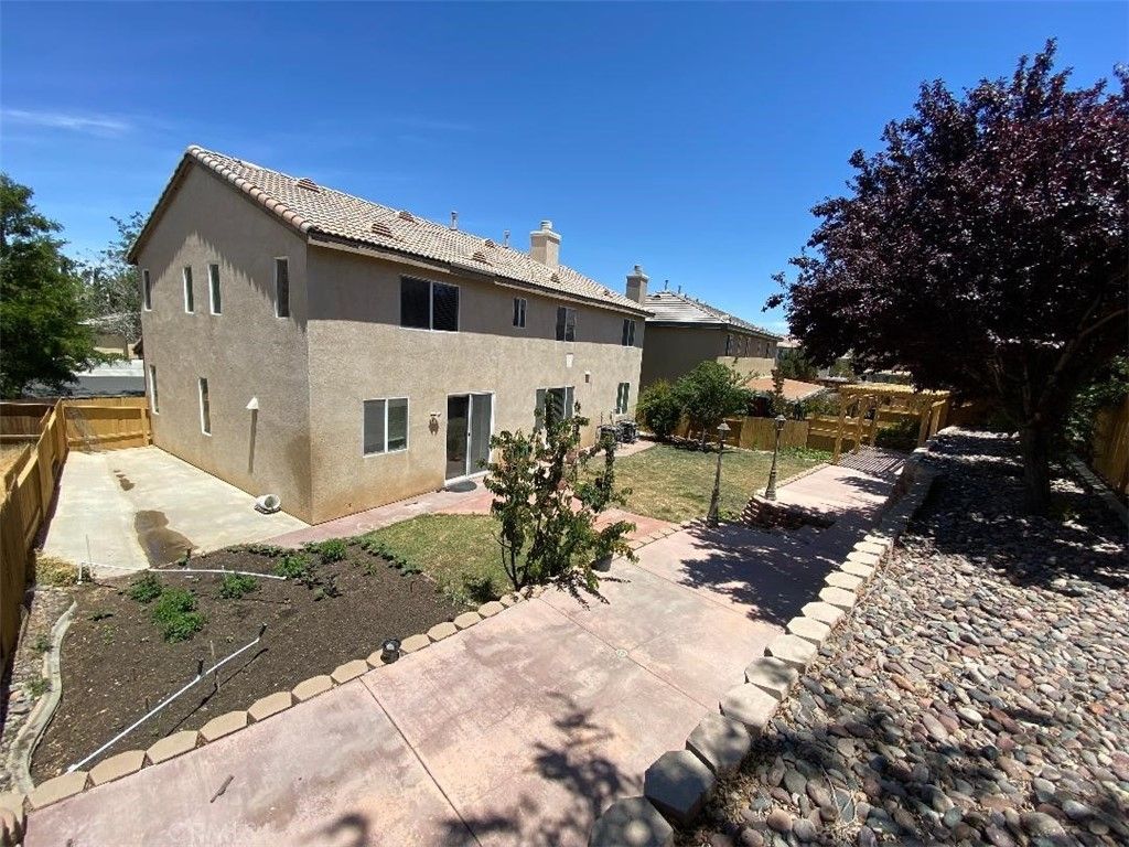 listing image 130724606010804067299