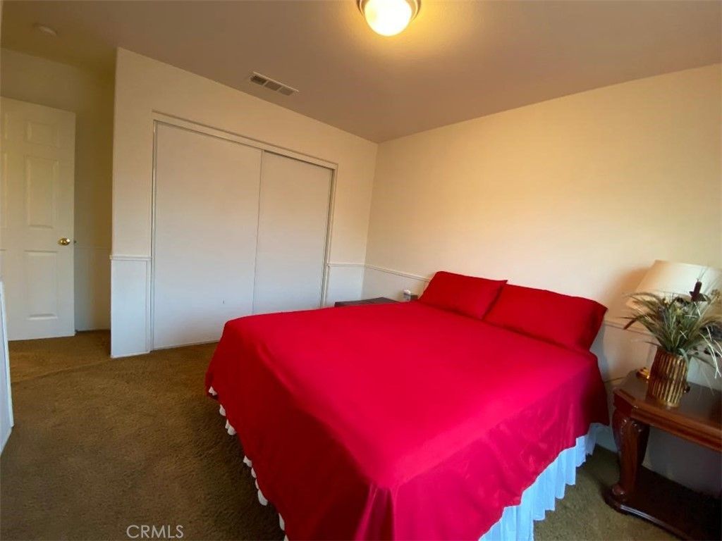 listing image 130727917745214322683