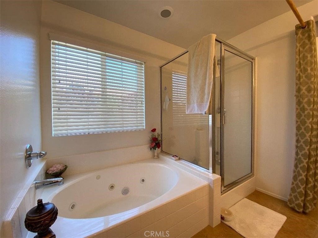 listing image 130720469405441872608