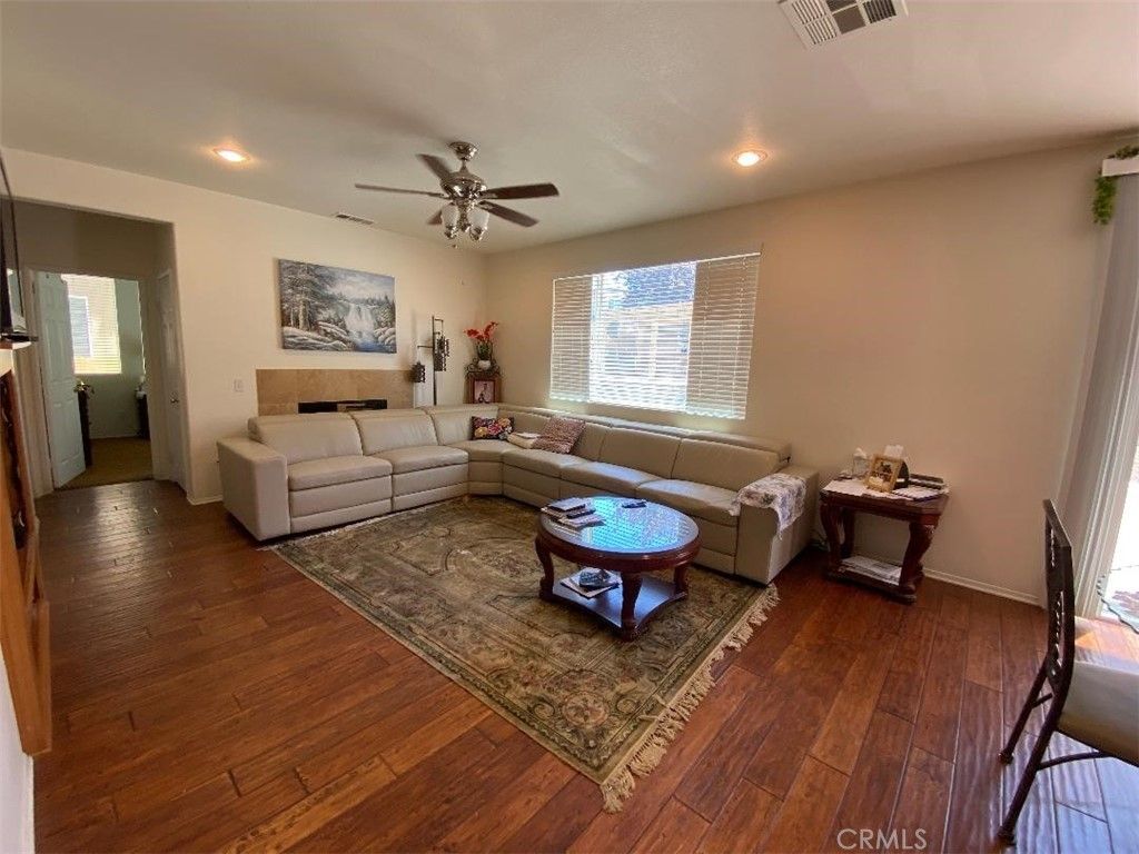 listing image 130720567687748065561