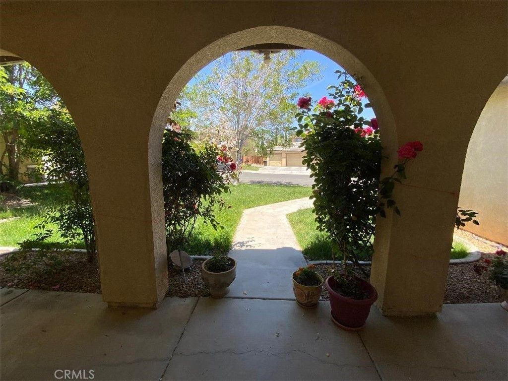 listing image 130722458400357590181