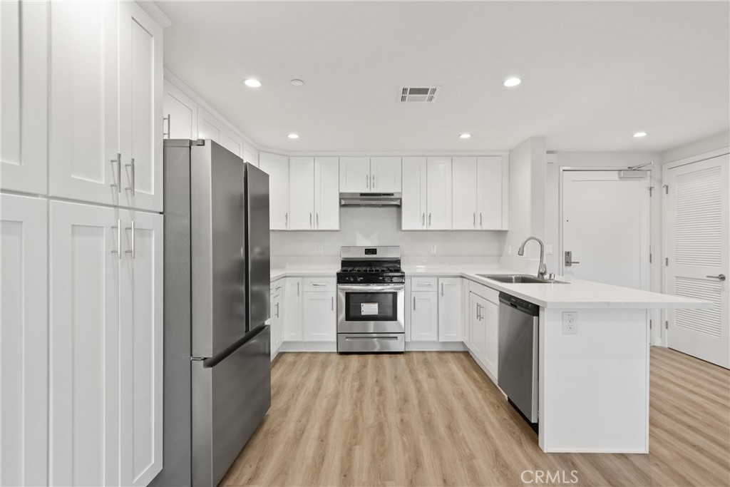 419 N Chandler Avenue 319