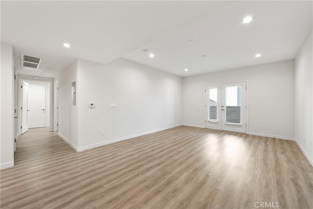 419 N Chandler Avenue 319