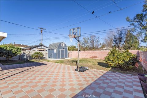 A home in Mission Hills (San Fernando)