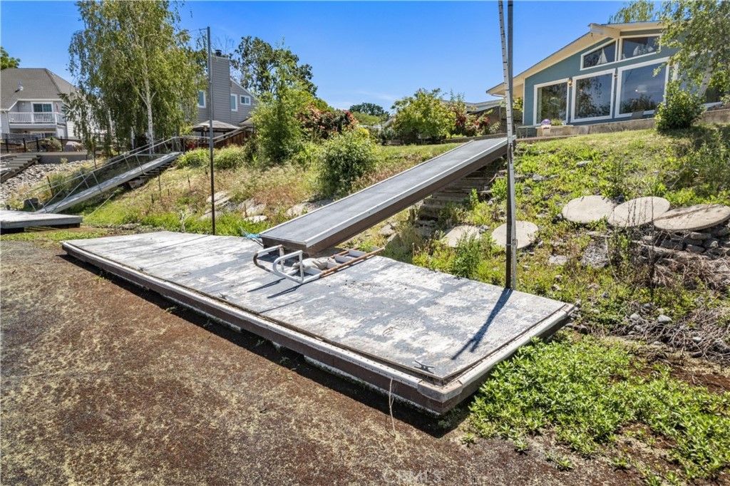 listing image 130728978046478379072