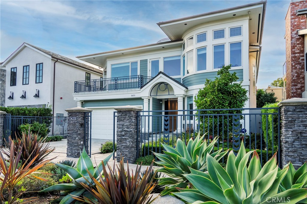 34331 Amber Lantern Street