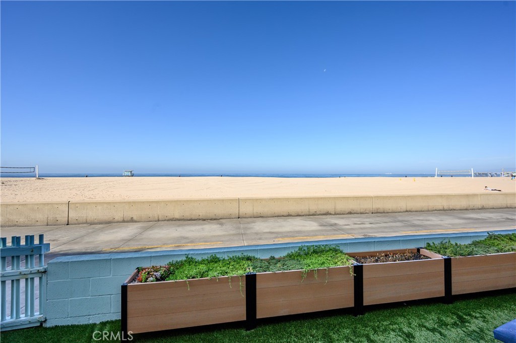 528 The Strand