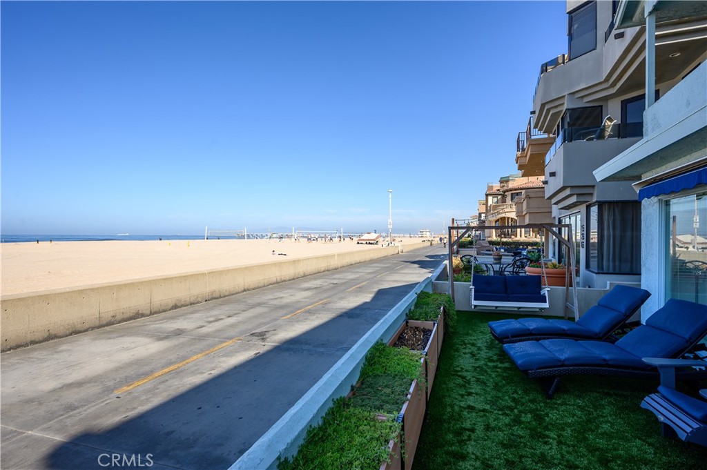 528 The Strand