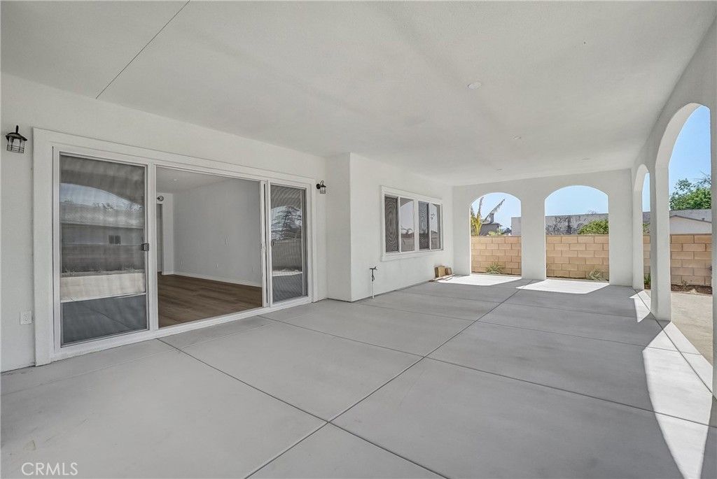 listing image 130725391772556122311