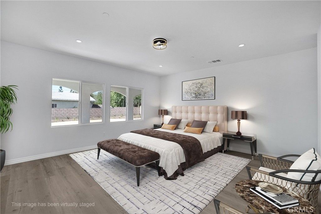 listing image 130721298697806408147