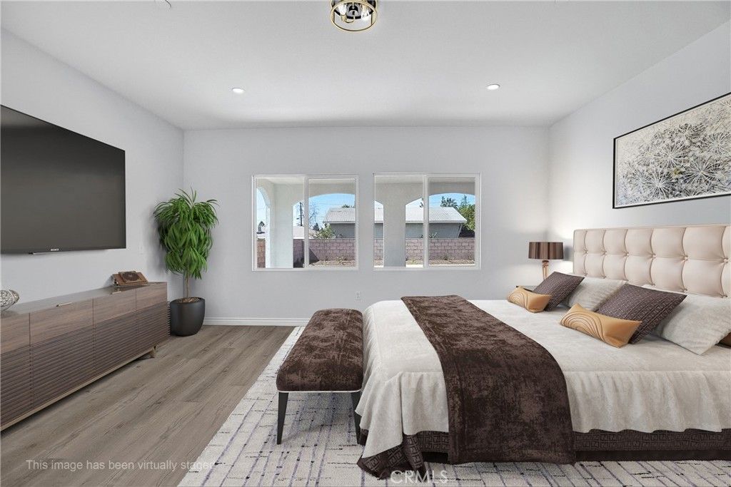 listing image 130729109995596460609