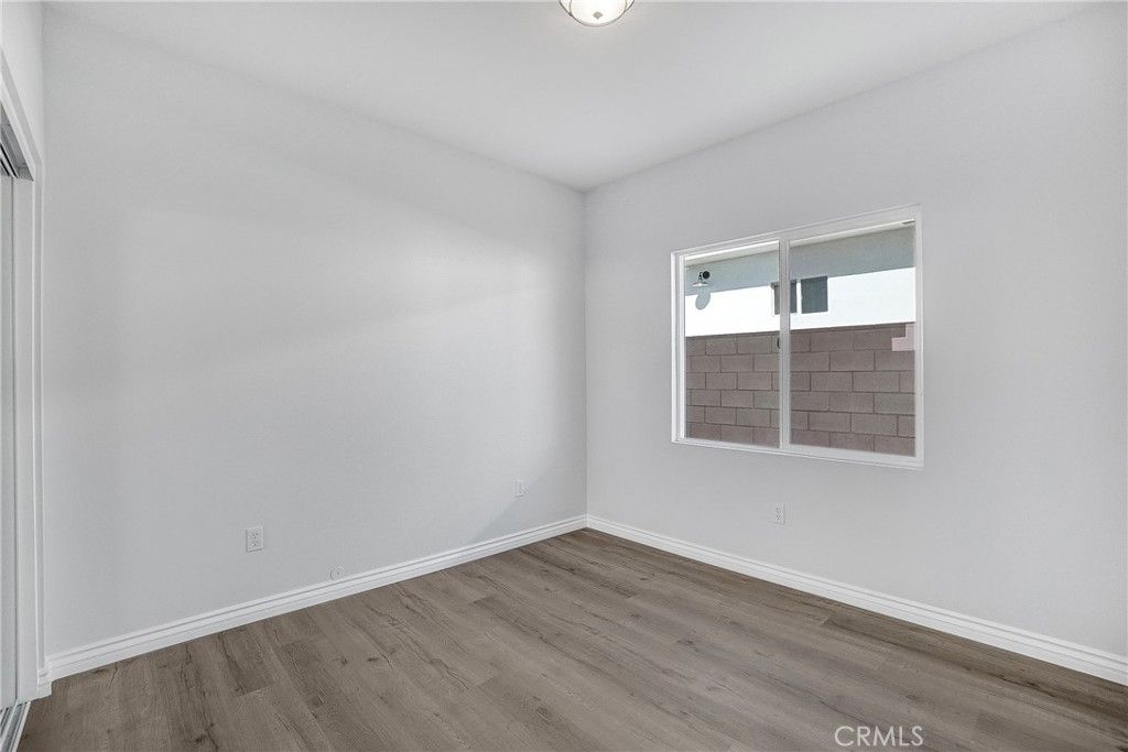 listing image 130724930315853331942