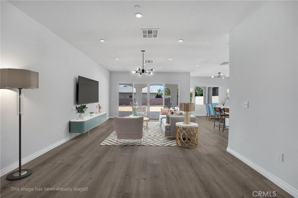 listing image 130729629183095190221