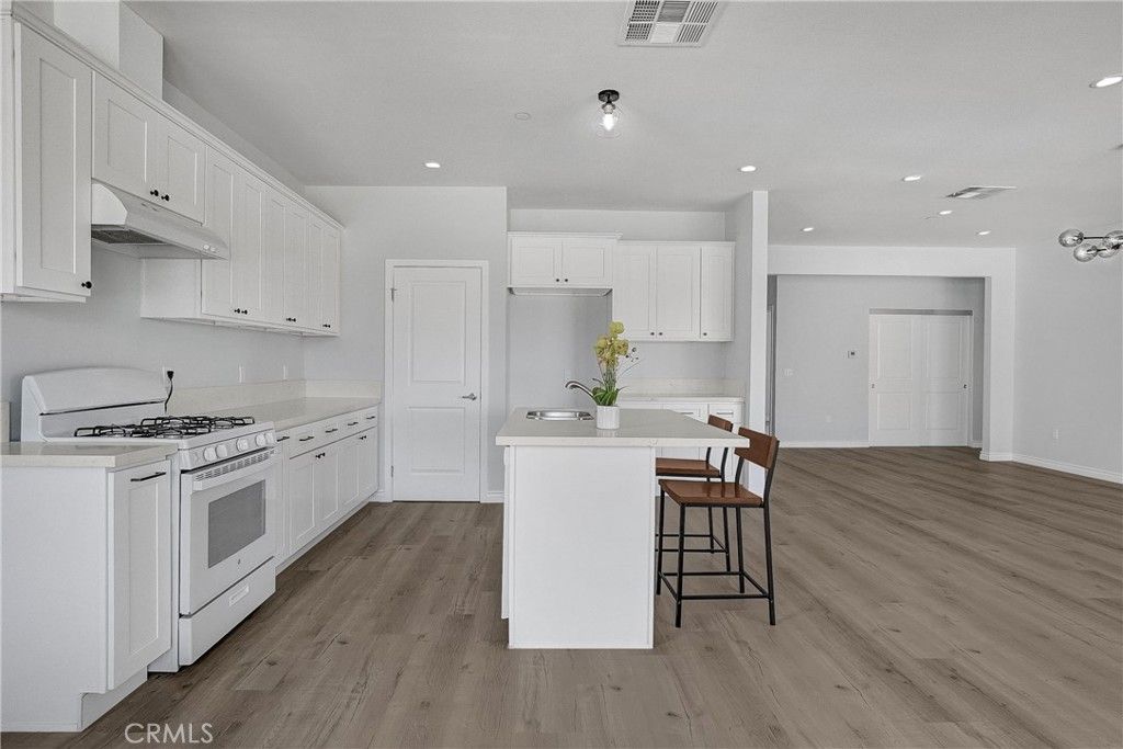listing image 130724965056560846777