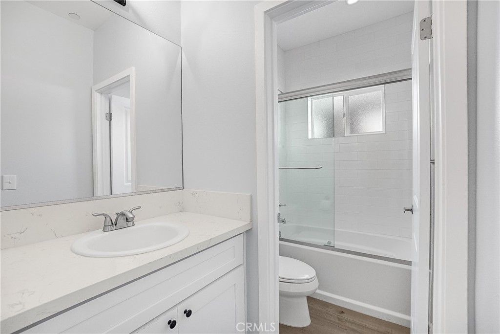 listing image 130723668371005687469
