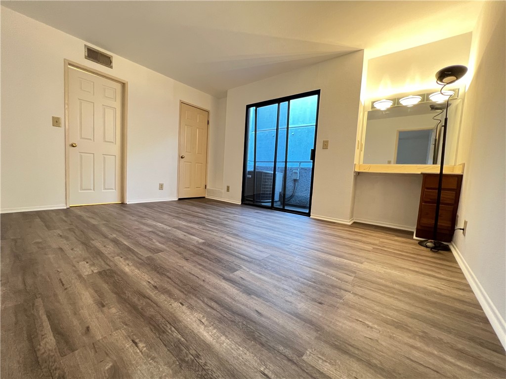 Photo 9 of 24 of 204 E Plymouth Street 19 townhome