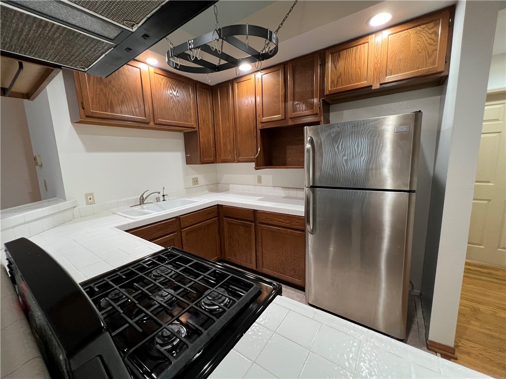 Photo 5 of 24 of 204 E Plymouth Street 19 townhome