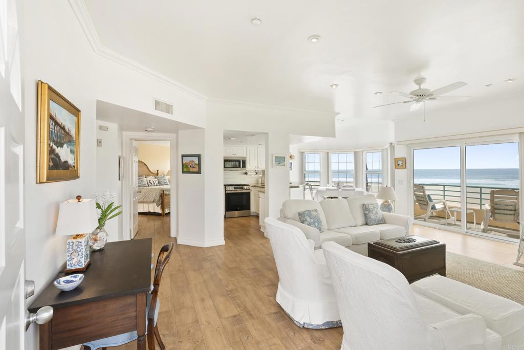 400 N The Strand 26