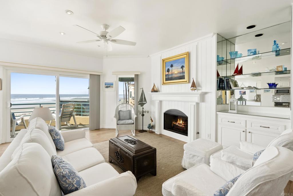 400 N The Strand 26