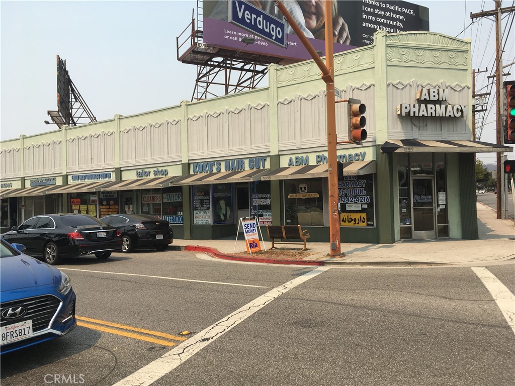 $1,995.00 per month, modified gross lease.
FOR LEASE - Art Deco-Style Retail/Office Space for Lease
Address: 1377 1/2 E. Colorado Street, Glendale, CA 91205 (Commercial Strip Center is located on a major high traffic intersection).
Prime commercial space featuring an elegant Art Deco design, ideal for retail or office use. This 850 sq. ft. unit includes a spacious retail area, a private office, and a half bath. The property boasts 15 feet of glass storefront exposure, ensuring excellent visibility to both street and pedestrian traffic.
Additional features include an acoustic panel ceiling with energy-efficient LED lighting, as well as a wall-mounted A/C and heating unit for year-round comfort. Convenient parking options include street parking, dedicated customer parking, and one complimentary tenant parking space behind the building.
Offered at a highly competitive lease rate of $1,995.00 per month (modified gross). The owner covers water; the tenant is responsible for electricity. Don’t miss this fantastic opportunity to establish your business in a high-traffic location!