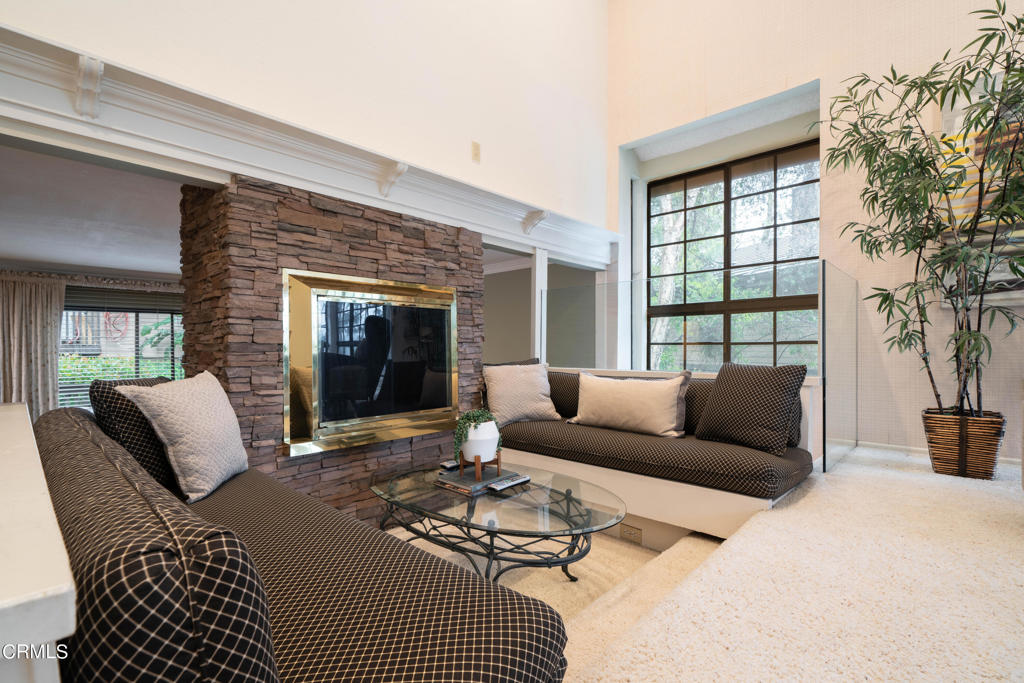 Photo 9 of 43 of 2306 Rosecrest Drive townhome