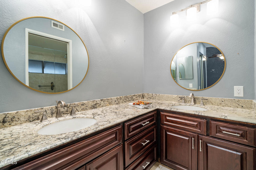 Photo 40 of 43 of 2306 Rosecrest Drive townhome