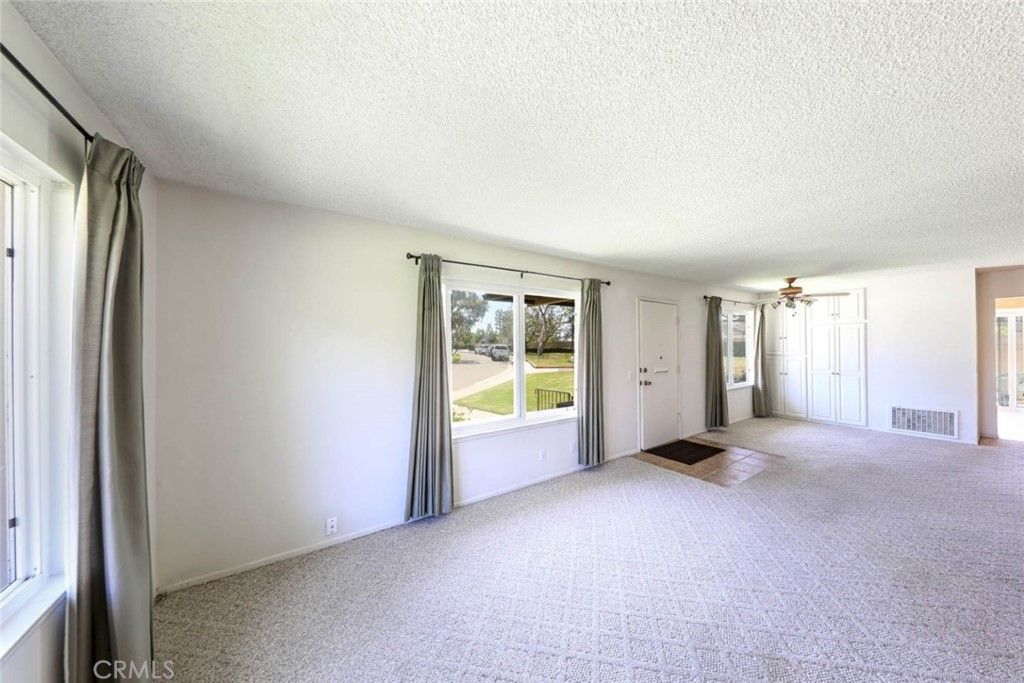 listing image 130726529520702558895