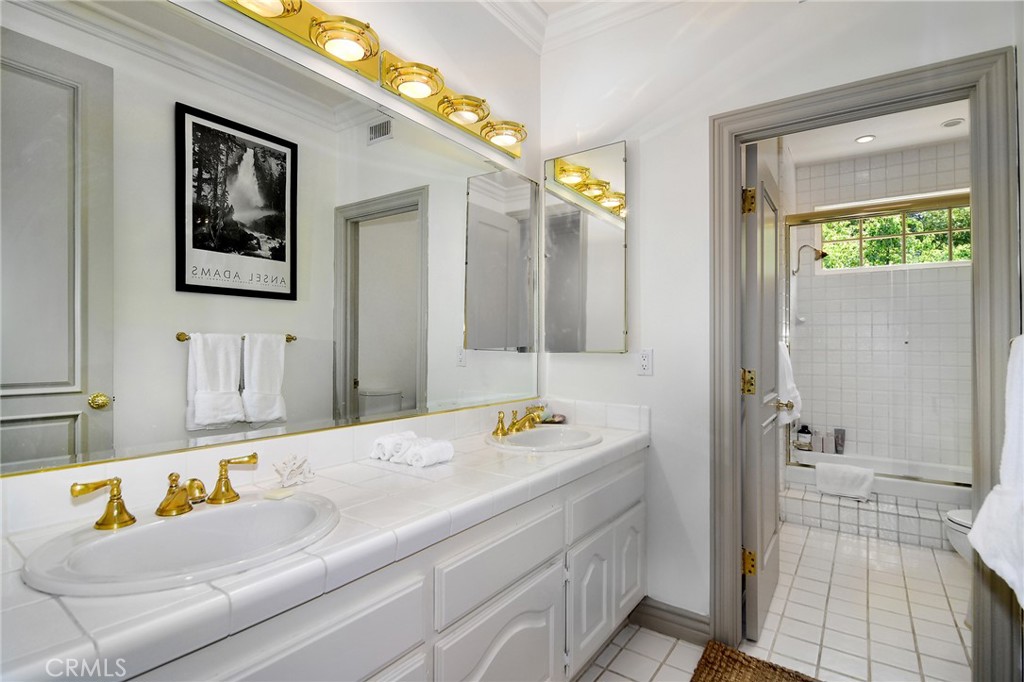 ,Agoura (850) - Residential